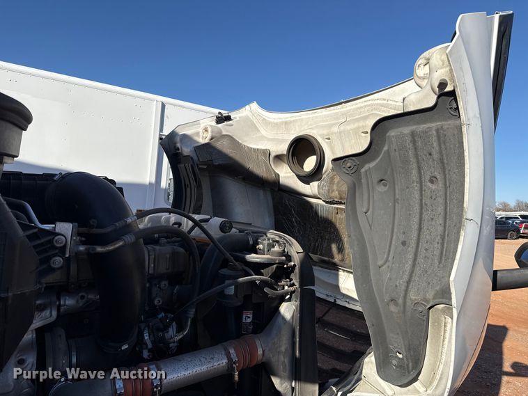 image for item YA2008 2018 Freightliner Cascadia semi truck