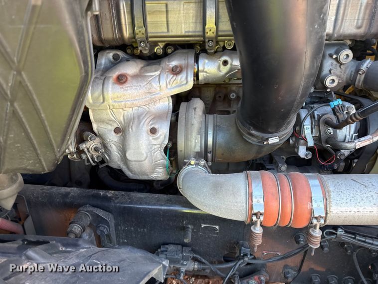 image for item YA2008 2018 Freightliner Cascadia semi truck