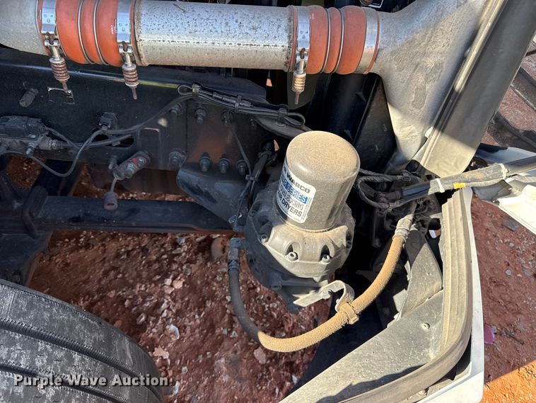 image for item YA2008 2018 Freightliner Cascadia semi truck