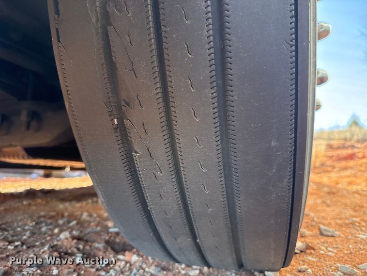 image for item YA2008 2018 Freightliner Cascadia semi truck