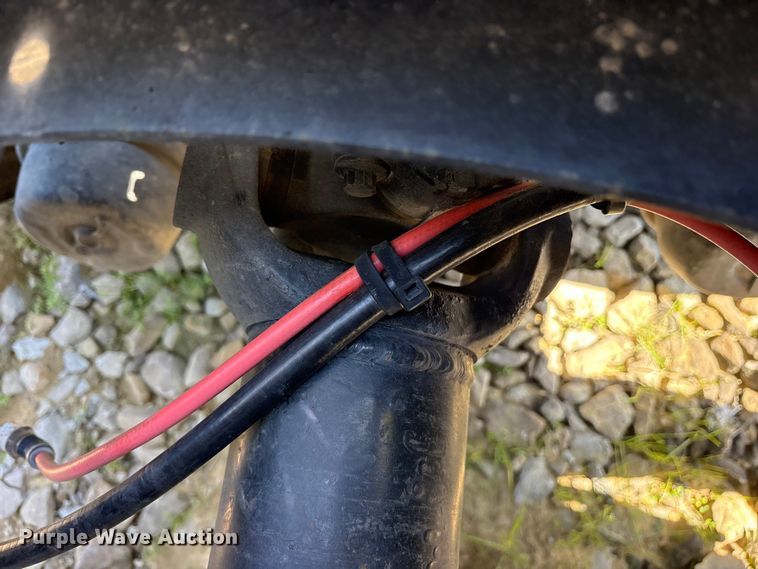 image for item YA2077 2017 Freightliner Cascadia semi truck