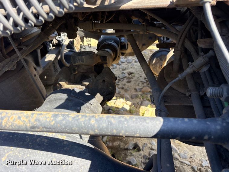 image for item YA2077 2017 Freightliner Cascadia semi truck