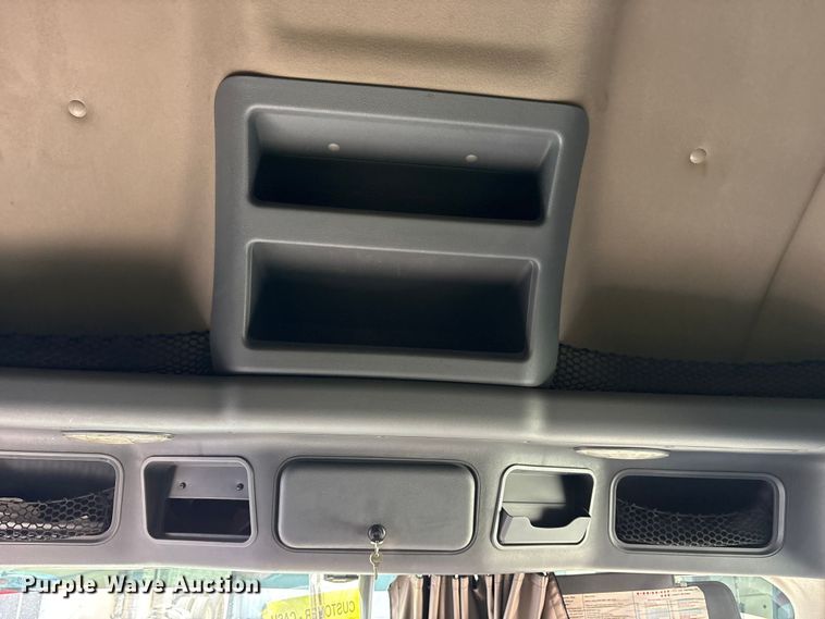 image for item YA2077 2017 Freightliner Cascadia semi truck