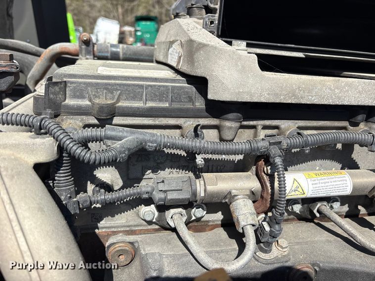 image for item YA2077 2017 Freightliner Cascadia semi truck