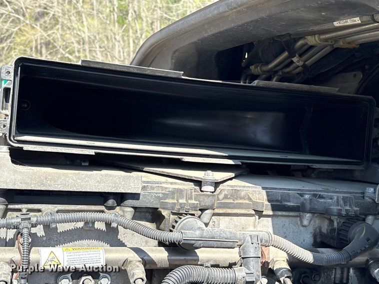 image for item YA2077 2017 Freightliner Cascadia semi truck