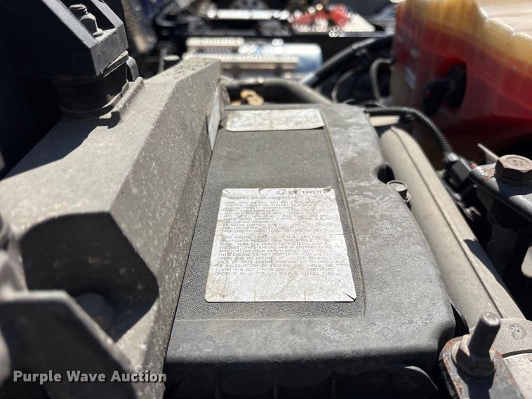 image for item YA2077 2017 Freightliner Cascadia semi truck