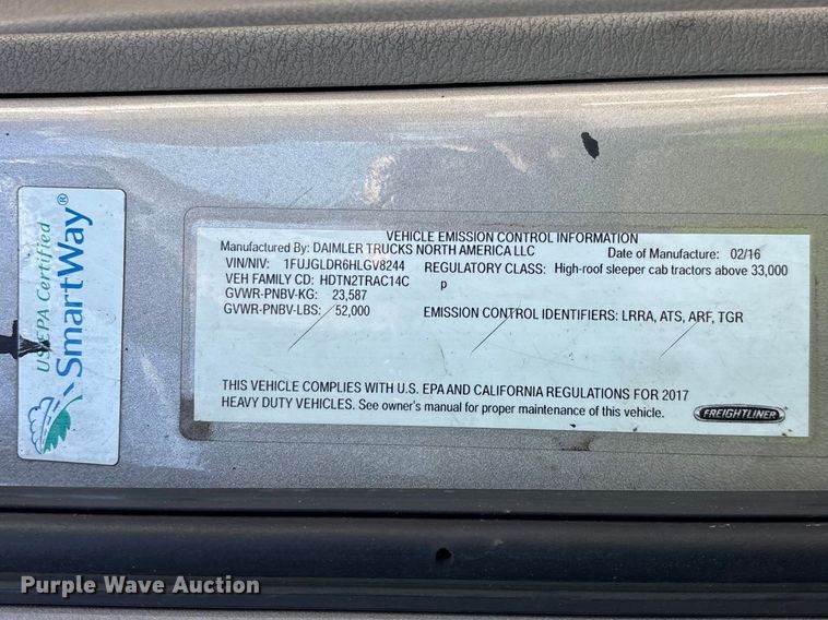 image for item YA2077 2017 Freightliner Cascadia semi truck