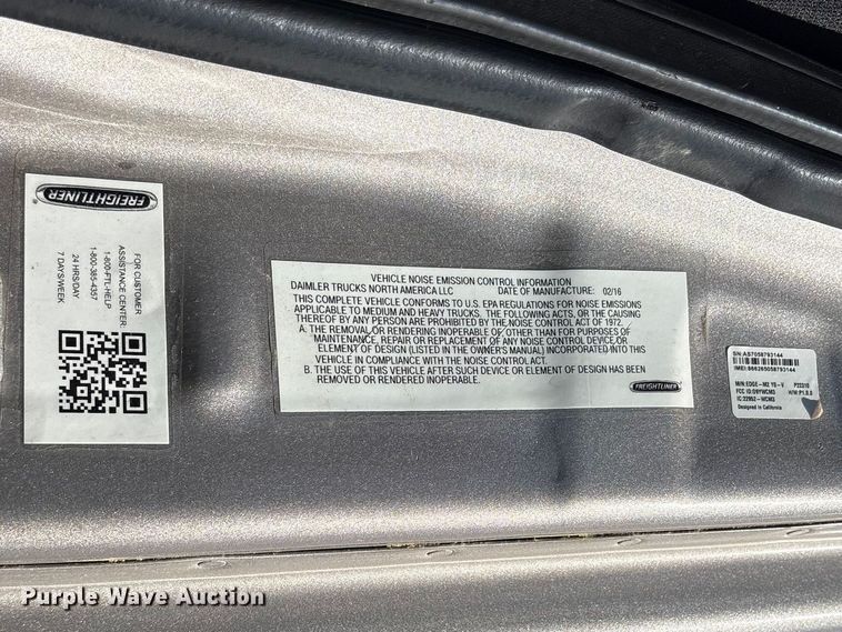 image for item YA2077 2017 Freightliner Cascadia semi truck