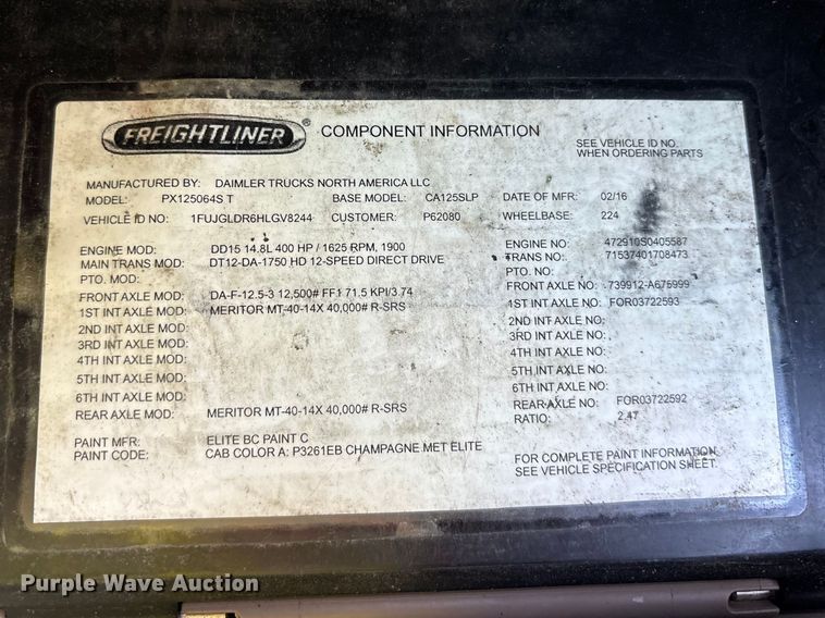 image for item YA2077 2017 Freightliner Cascadia semi truck