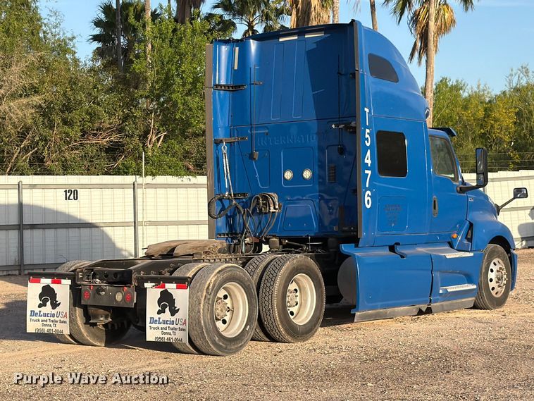 image for item YA2122 2018 International LT625 semi truck