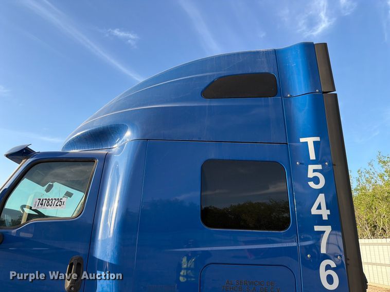 image for item YA2122 2018 International LT625 semi truck