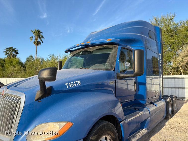 image for item YA2122 2018 International LT625 semi truck