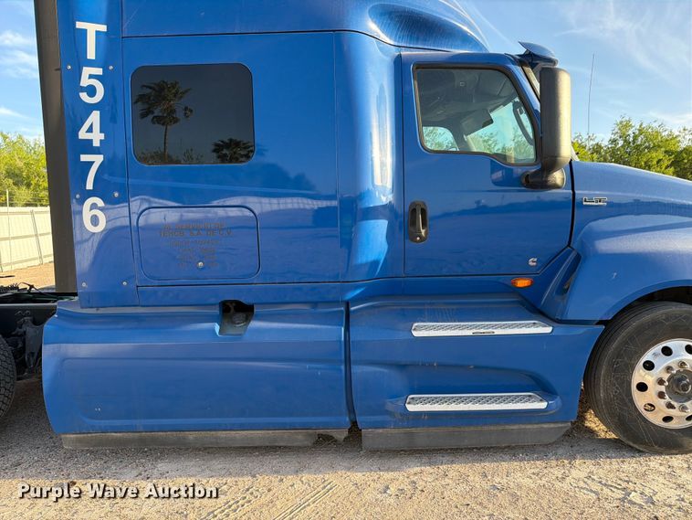 image for item YA2122 2018 International LT625 semi truck