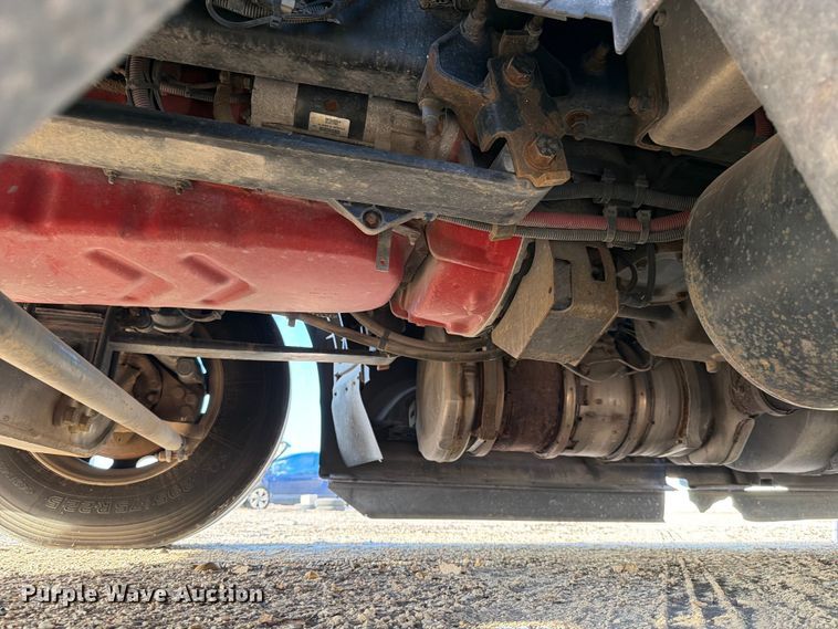 image for item YA2122 2018 International LT625 semi truck