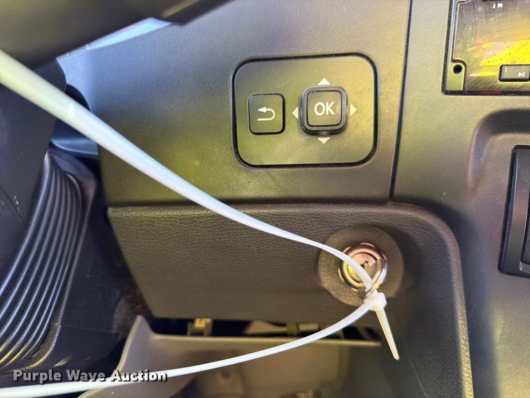 image for item YA2122 2018 International LT625 semi truck