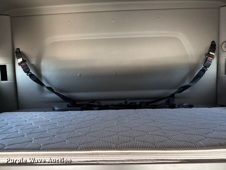 image for item YA2122 2018 International LT625 semi truck