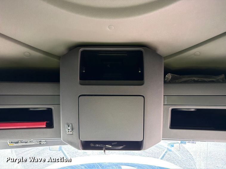 image for item YA2122 2018 International LT625 semi truck