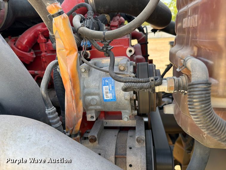 image for item YA2122 2018 International LT625 semi truck