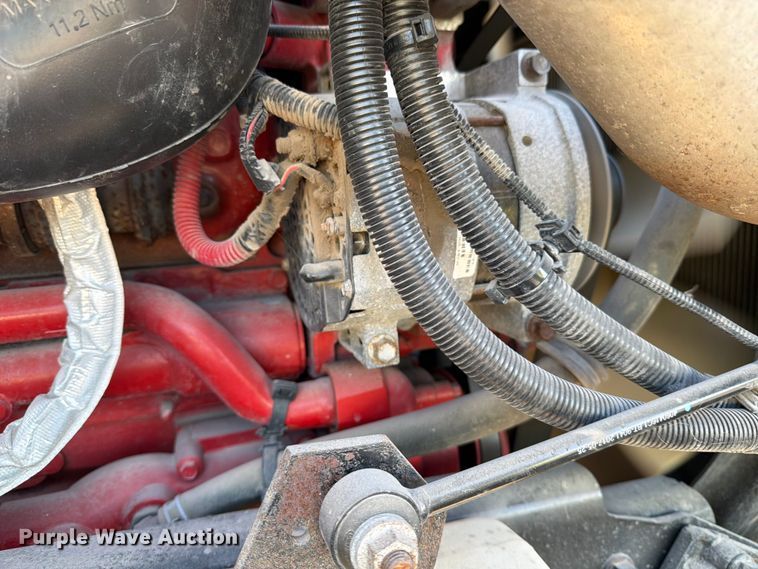 image for item YA2122 2018 International LT625 semi truck