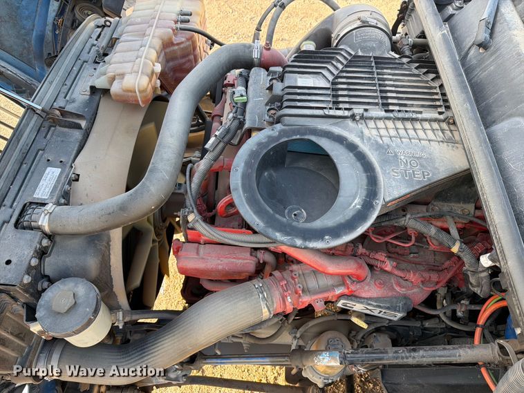 image for item YA2122 2018 International LT625 semi truck