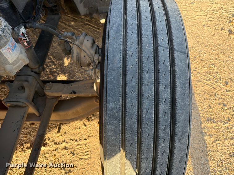 image for item YA2122 2018 International LT625 semi truck