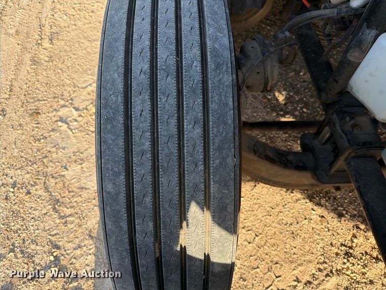 image for item YA2122 2018 International LT625 semi truck