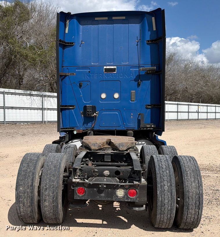 image for item YA2145 2018 International LT625 semi truck