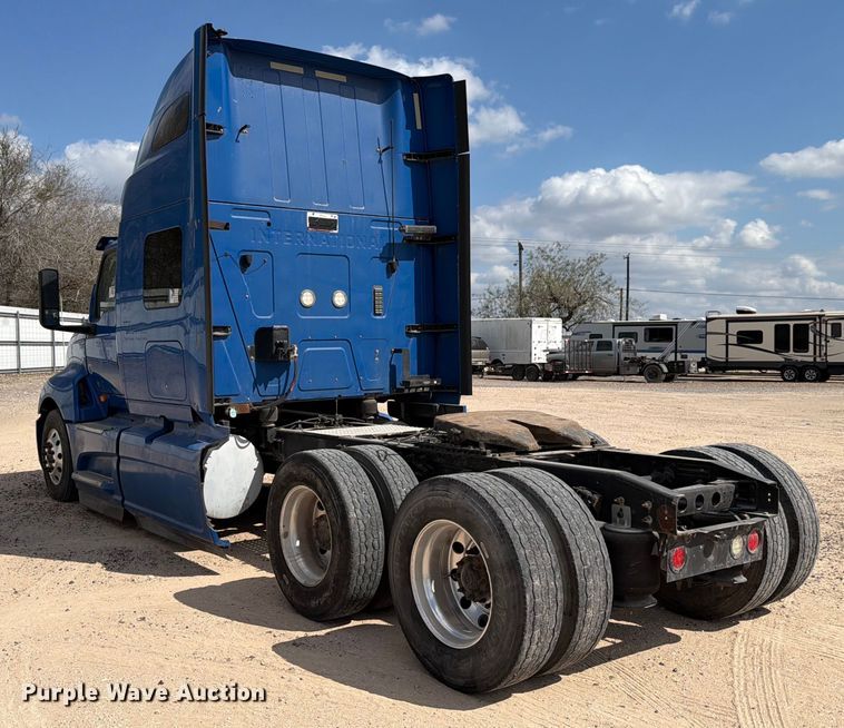 image for item YA2145 2018 International LT625 semi truck