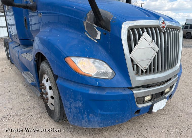 image for item YA2145 2018 International LT625 semi truck