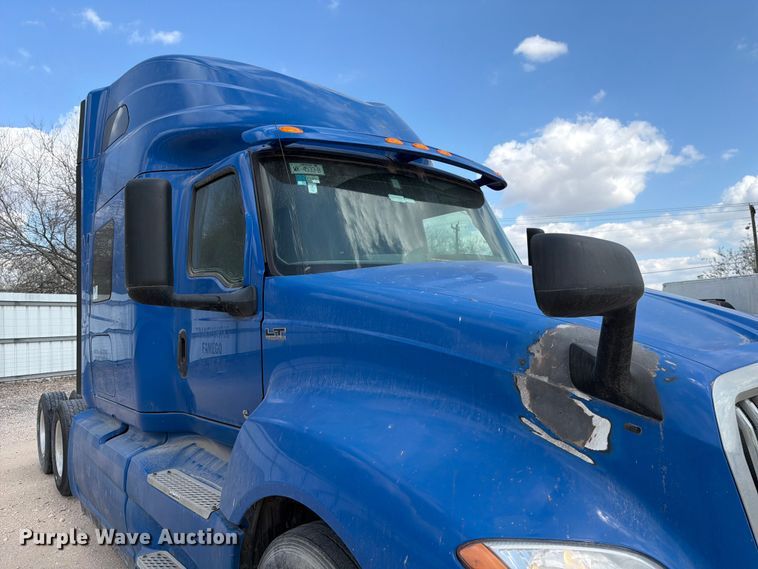 image for item YA2145 2018 International LT625 semi truck