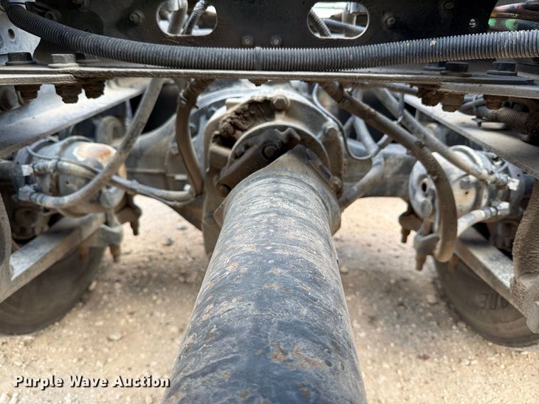 image for item YA2145 2018 International LT625 semi truck