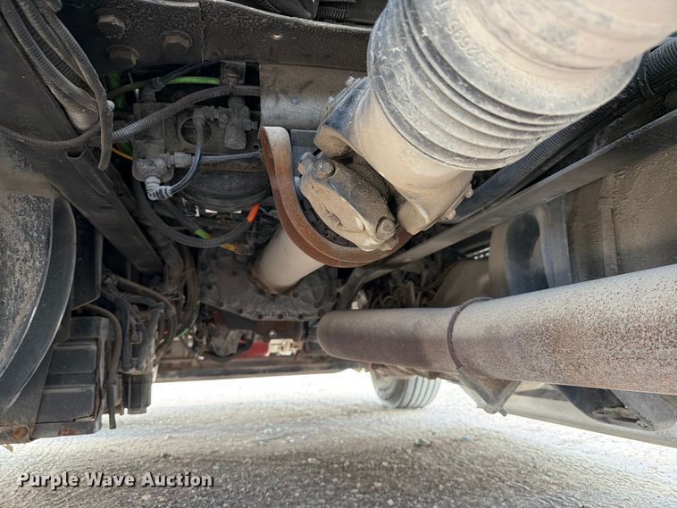 image for item YA2145 2018 International LT625 semi truck