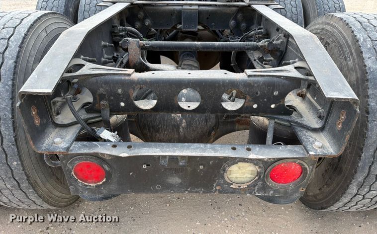 image for item YA2145 2018 International LT625 semi truck