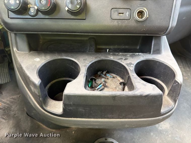 image for item YA2145 2018 International LT625 semi truck