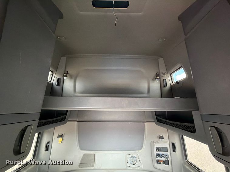 image for item YA2145 2018 International LT625 semi truck