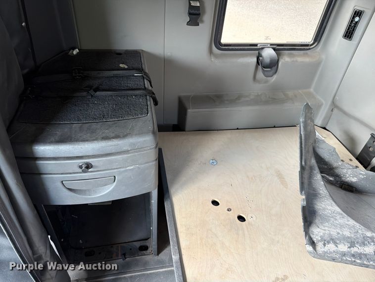 image for item YA2145 2018 International LT625 semi truck