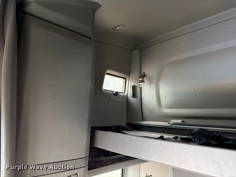 image for item YA2145 2018 International LT625 semi truck