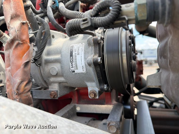 image for item YA2145 2018 International LT625 semi truck