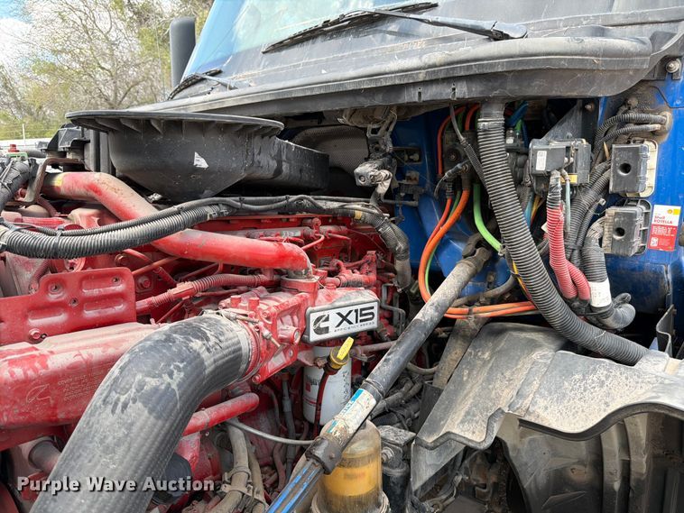 image for item YA2145 2018 International LT625 semi truck