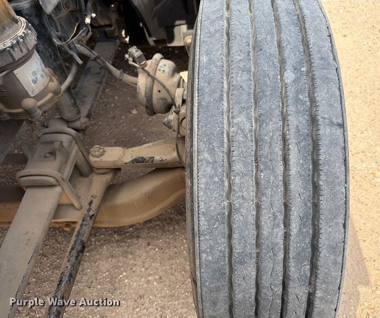 image for item YA2145 2018 International LT625 semi truck