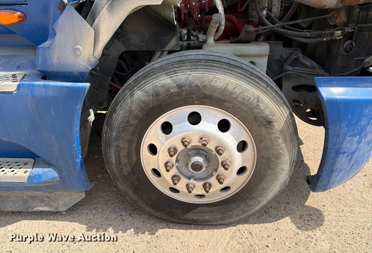 image for item YA2145 2018 International LT625 semi truck