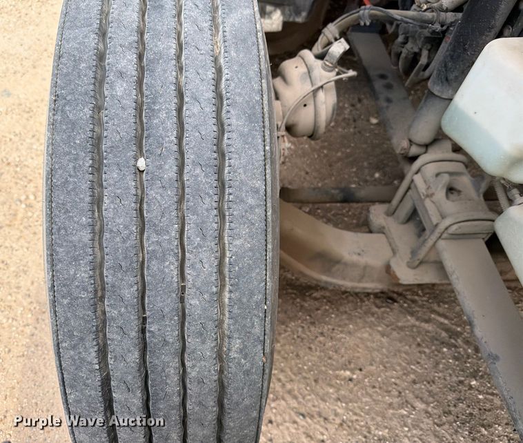 image for item YA2145 2018 International LT625 semi truck