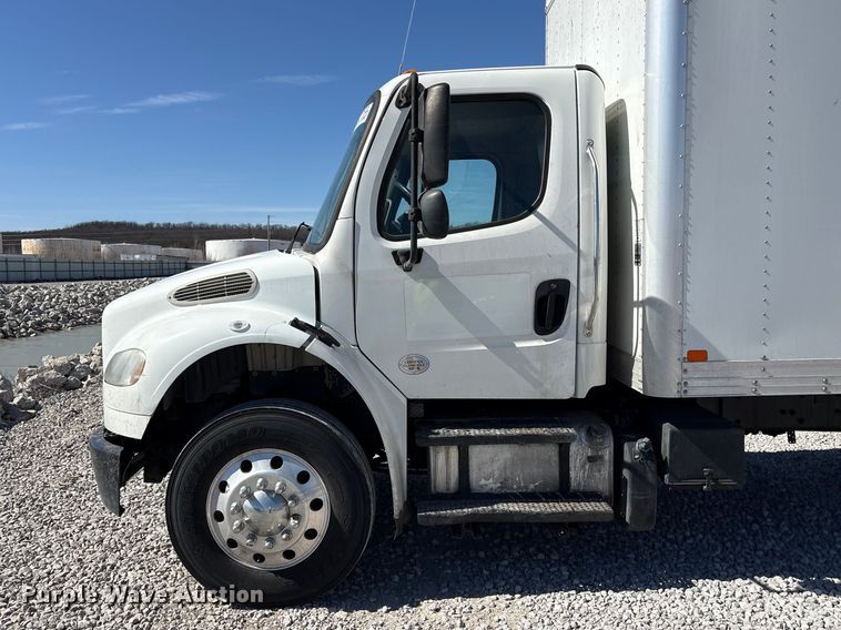 image for item YA2150 2019 Freightliner Business Class M2 box truck