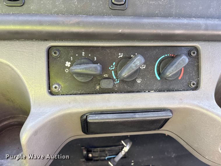 image for item YA2150 2019 Freightliner Business Class M2 box truck