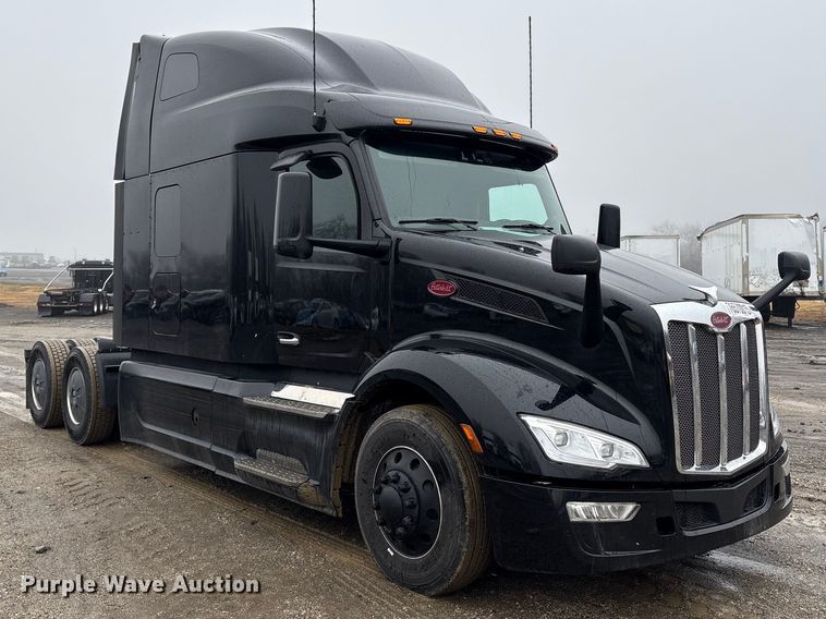 image for item YA2243 2023 Peterbilt 579 semi truck