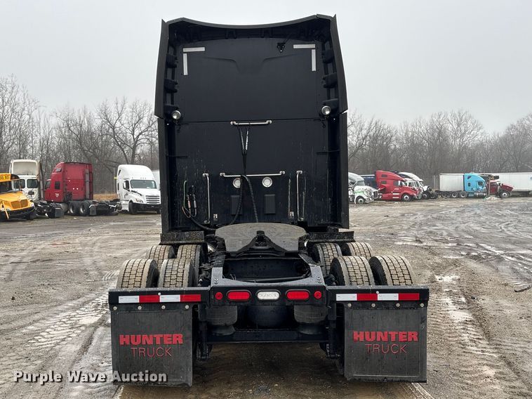 image for item YA2243 2023 Peterbilt 579 semi truck