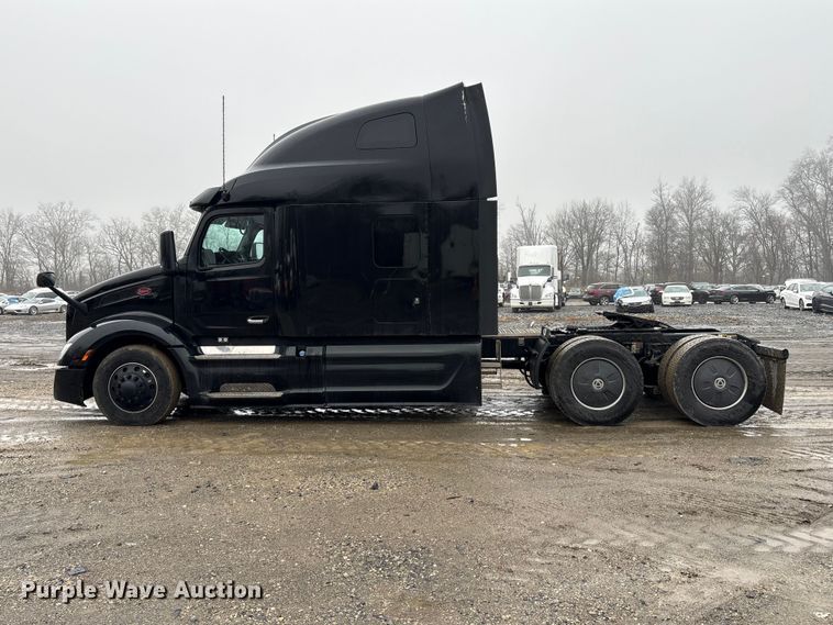 image for item YA2243 2023 Peterbilt 579 semi truck