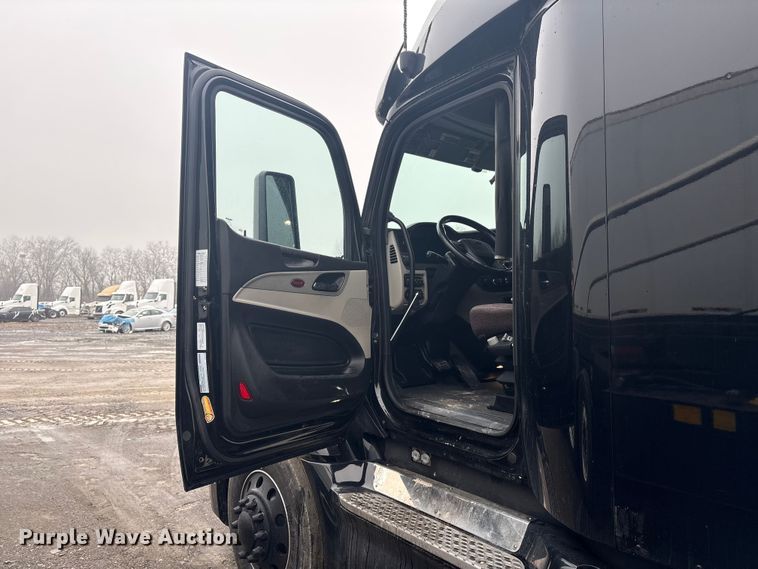 image for item YA2243 2023 Peterbilt 579 semi truck