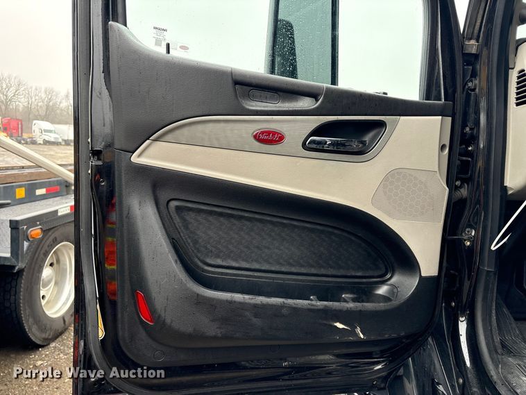 image for item YA2243 2023 Peterbilt 579 semi truck