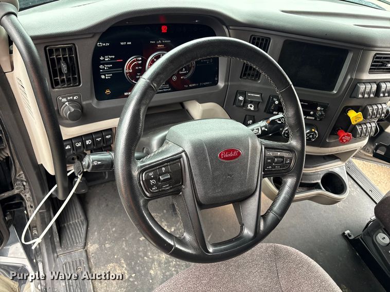 image for item YA2243 2023 Peterbilt 579 semi truck